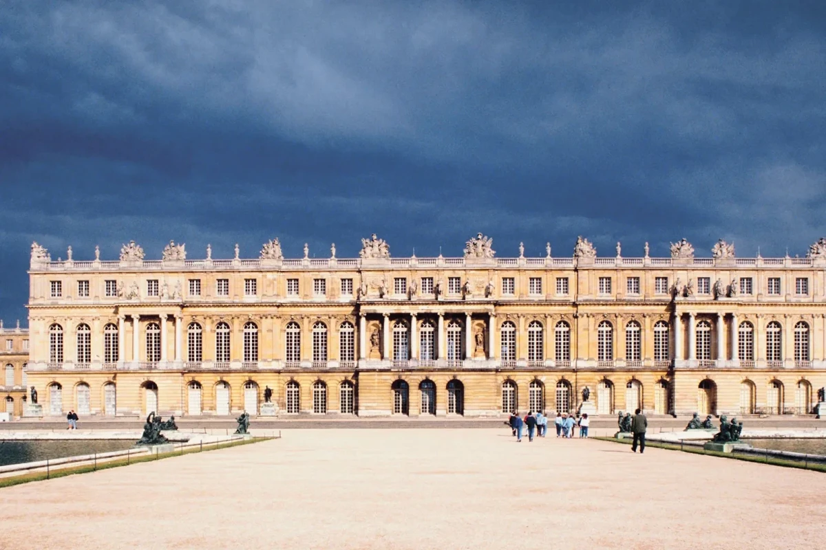 France’s Versailles Palace evacuated over bomb threat