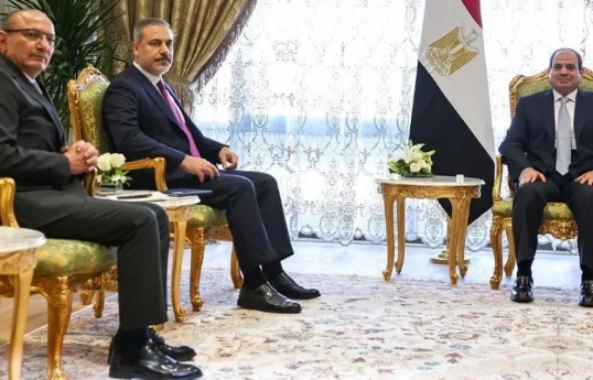 Turkish foreign minister meets Egyptian President in Cairo