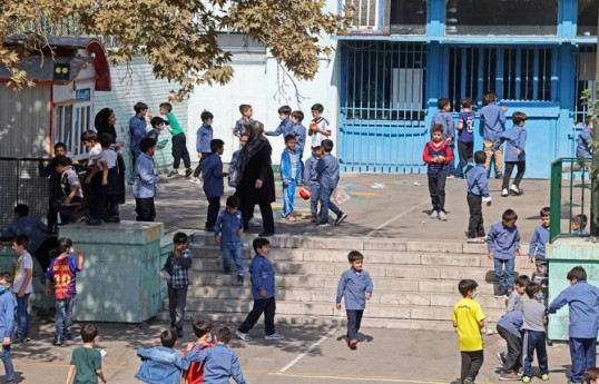 Iran bans foreign languages from being taught in kindergarten, elementary school