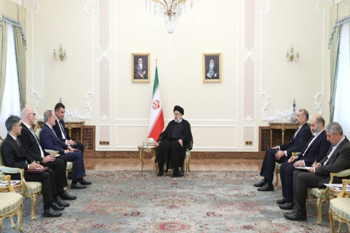 Azerbaijani FM updates Iranian President on 24-hour anti-terrorist measures-UPDATED 