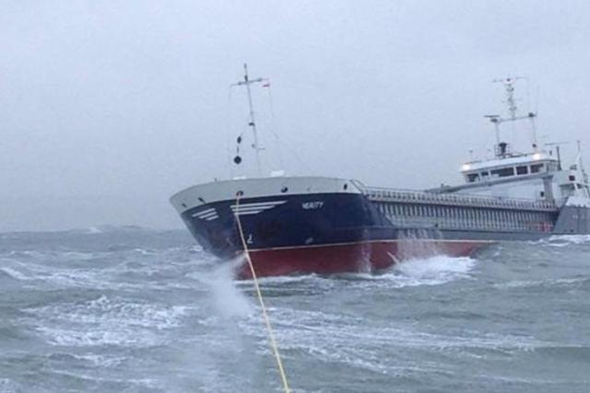 1 dead, 4 missing after ships collide in North Sea