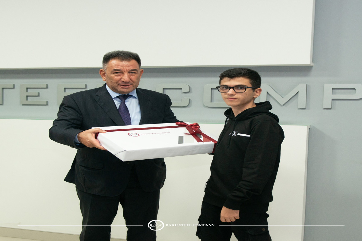 Baku Steel Company CJSC rewarded children of its employees who entered universities with high points