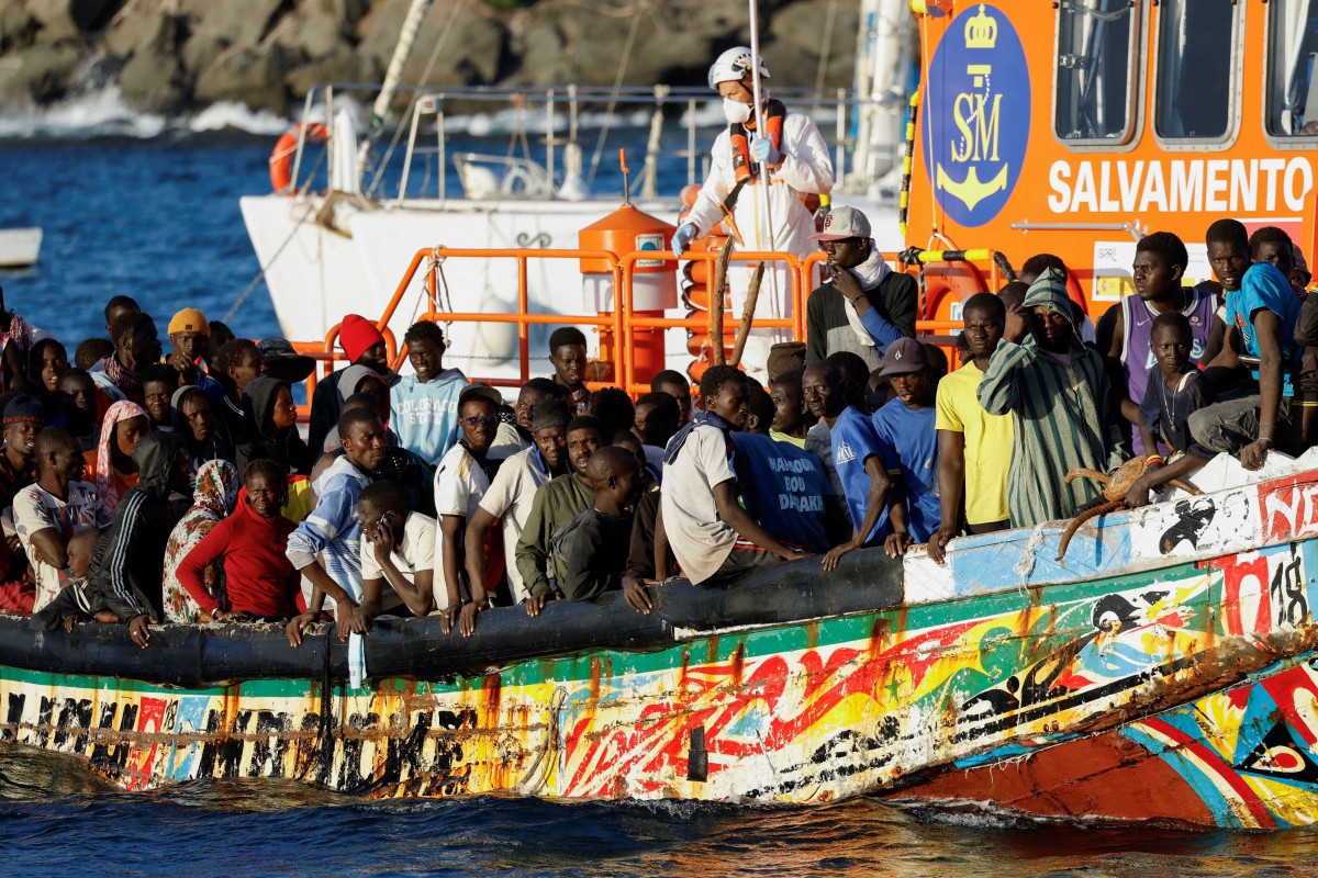 Spain to create emergency accommodation for 3,000 migrants