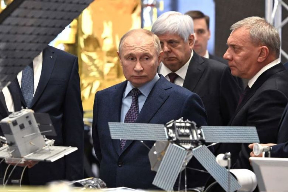 Putin aims to have Russian space station by 2027