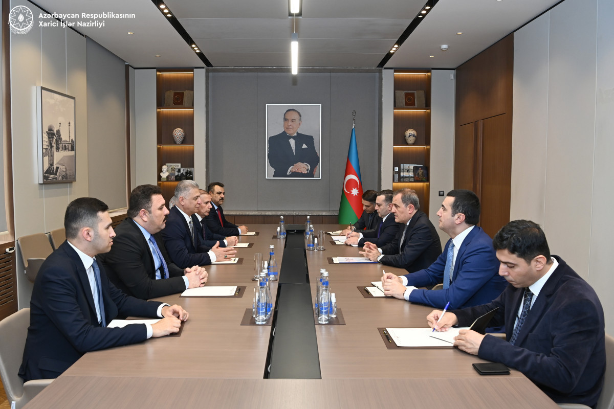 Azerbaijani FM meets with the delegation of the Iraqi Parliament