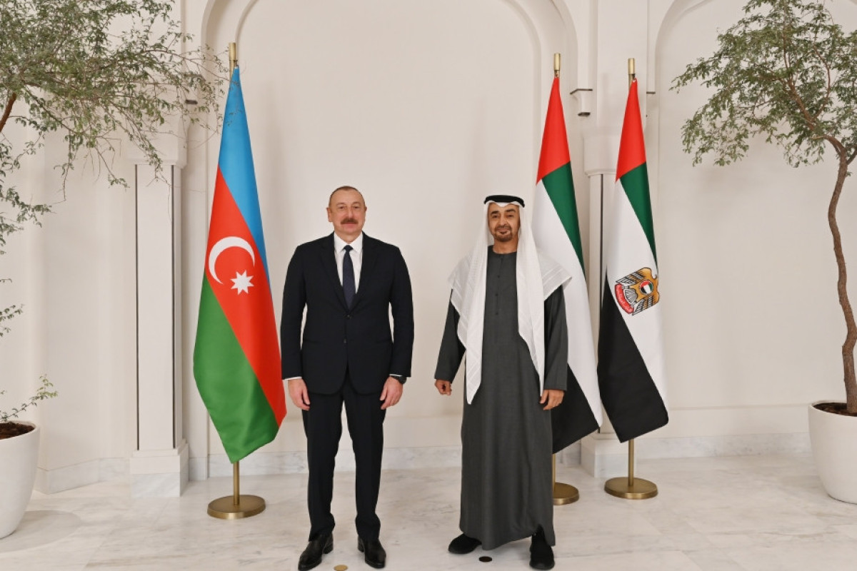 Azerbaijani President makes a phone call to the President of the UAE