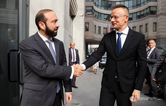 Minister of Foreign Affairs of Armenia Ararat Mirzoyan and Hungary's Minister of Foreign Affairs and Trade Péter Szijjártó