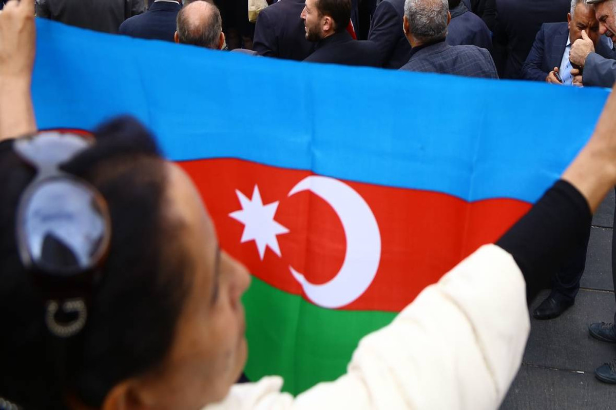 Baku reaches out to Karabakh’s Armenians with aid