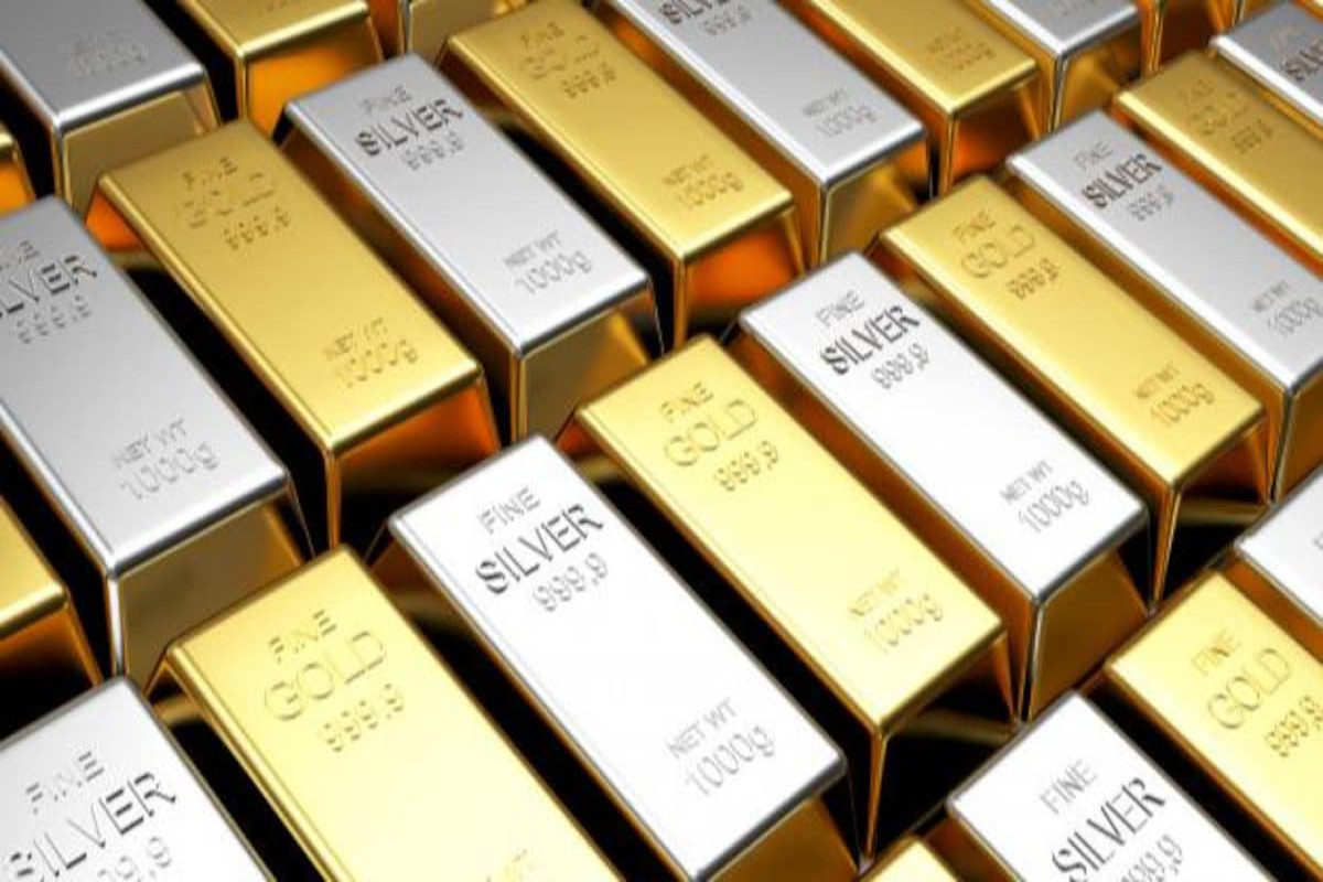 Gold slightly rises while silver sees price loss in commodity markets