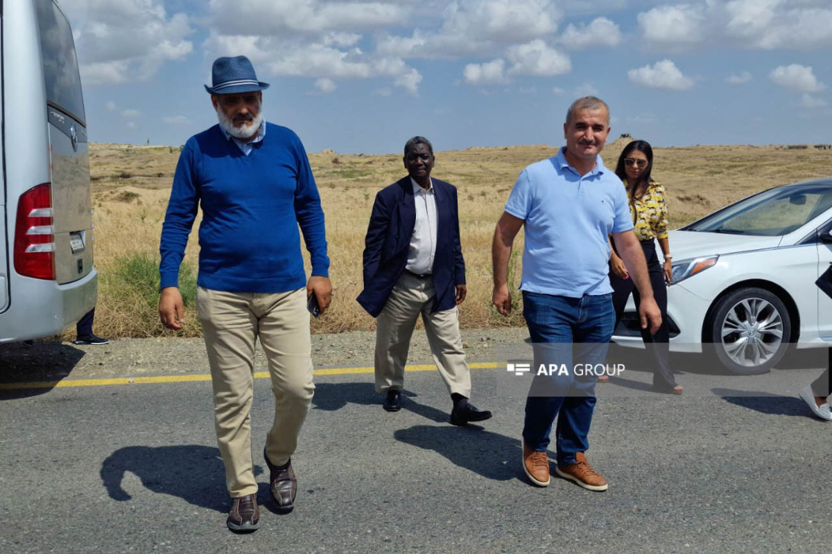 Delegation of the OIC IPHRC visits to the territories freed from occupation-PHOTO 