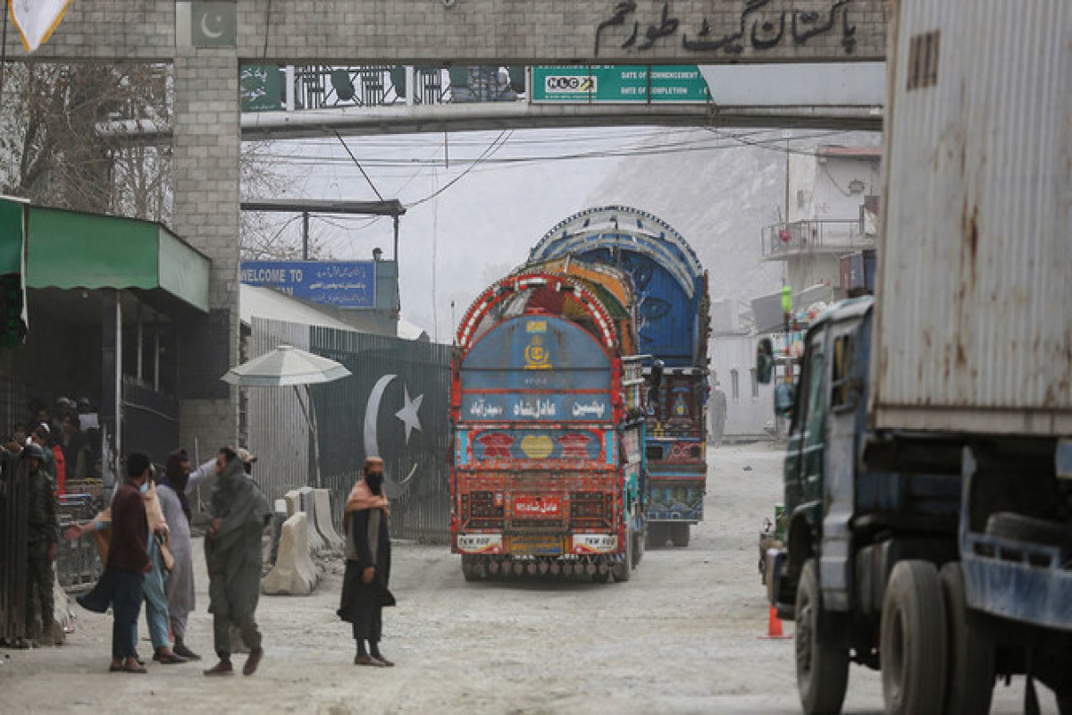 Main Afghan-Pakistan border crossing closed as forces exchange fire