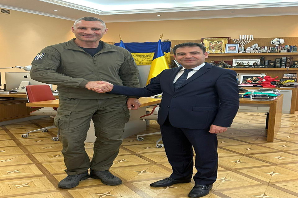 Mayor of Kyiv Vitali Klitschko and Azerbaijani Ambassador Seymur Mardaliyev
