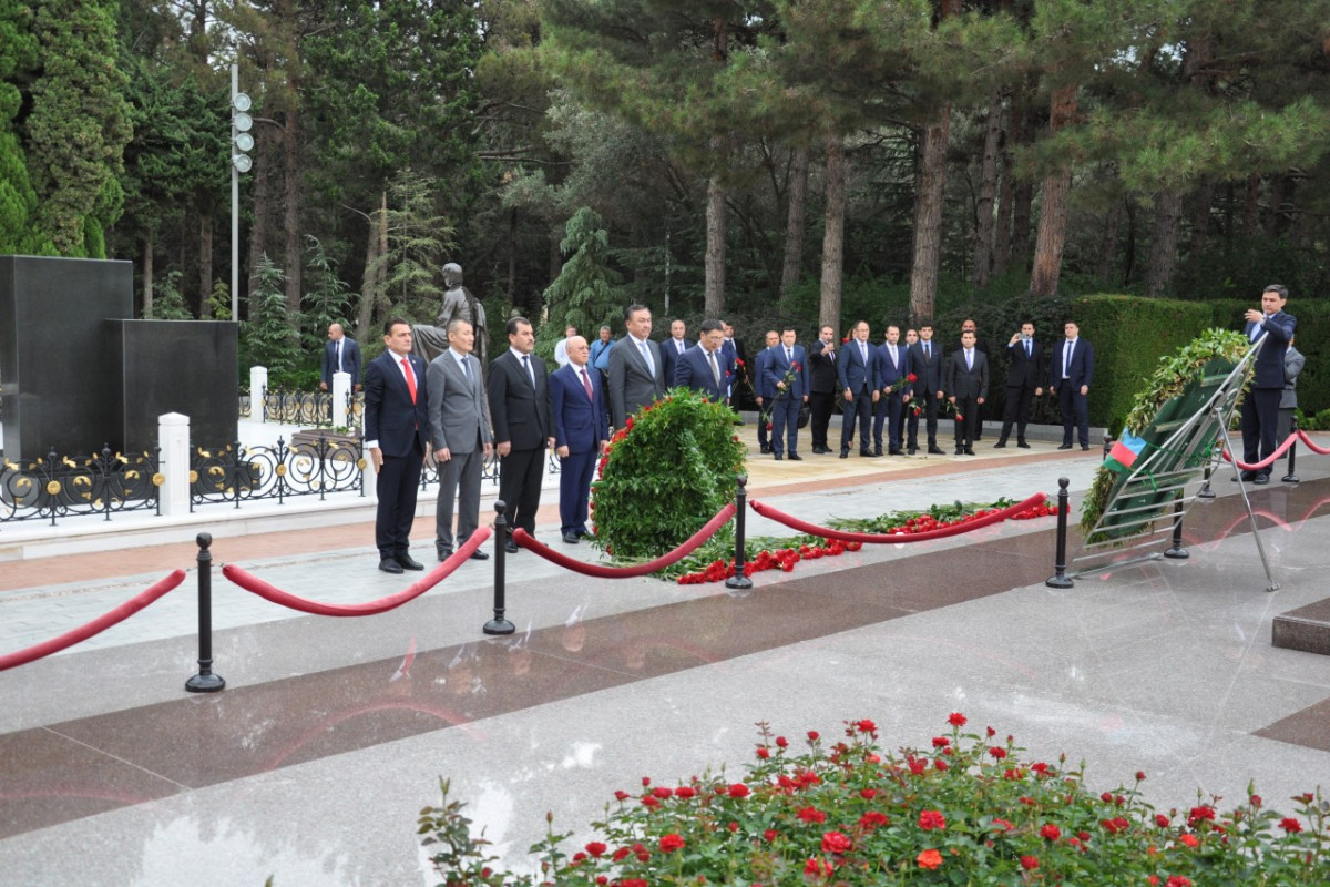 Emergency Ministers of Turkic States visit tomb of National Leader Heydar Aliyev and Alley of Martyrs -PHOTO 