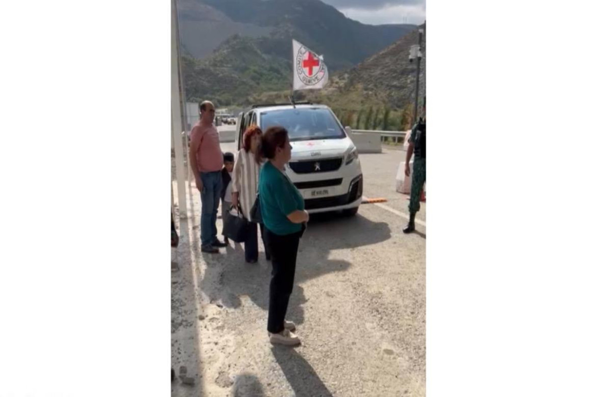 4 Armenian residents passed through Lachin border checkpoint with mediation of ICRC-VIDEO 