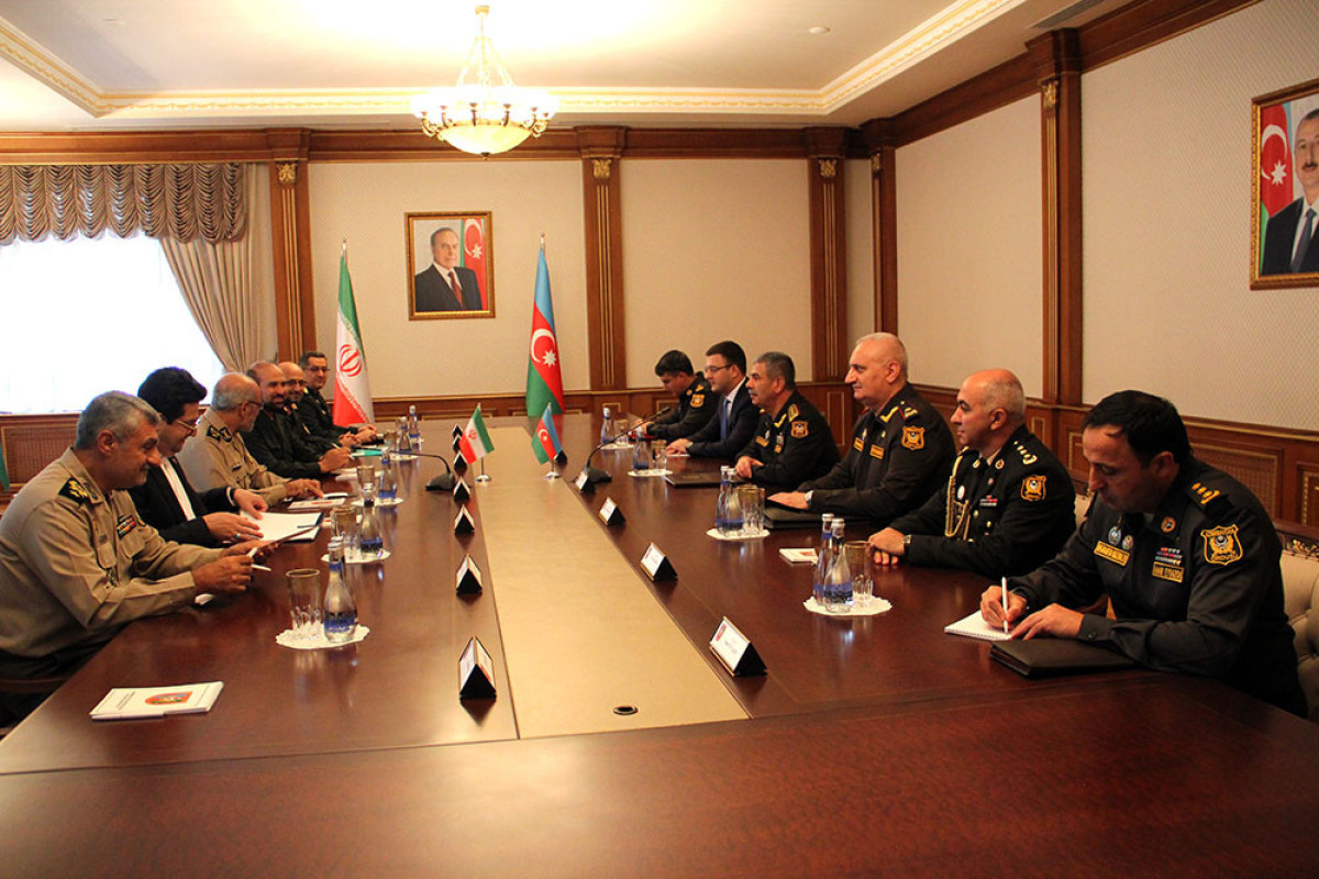 Azerbaijani Defense Minister receives representatives of Iranian Armed Forces