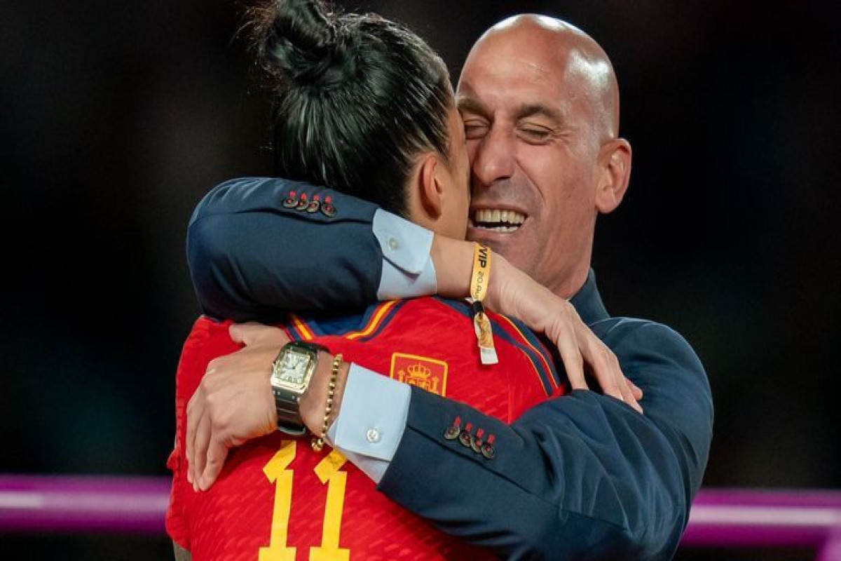 Luis Rubiales resigns as Spanish soccer president following unwanted kiss with World Cup winner Jennifer Hermoso-PHOTO 