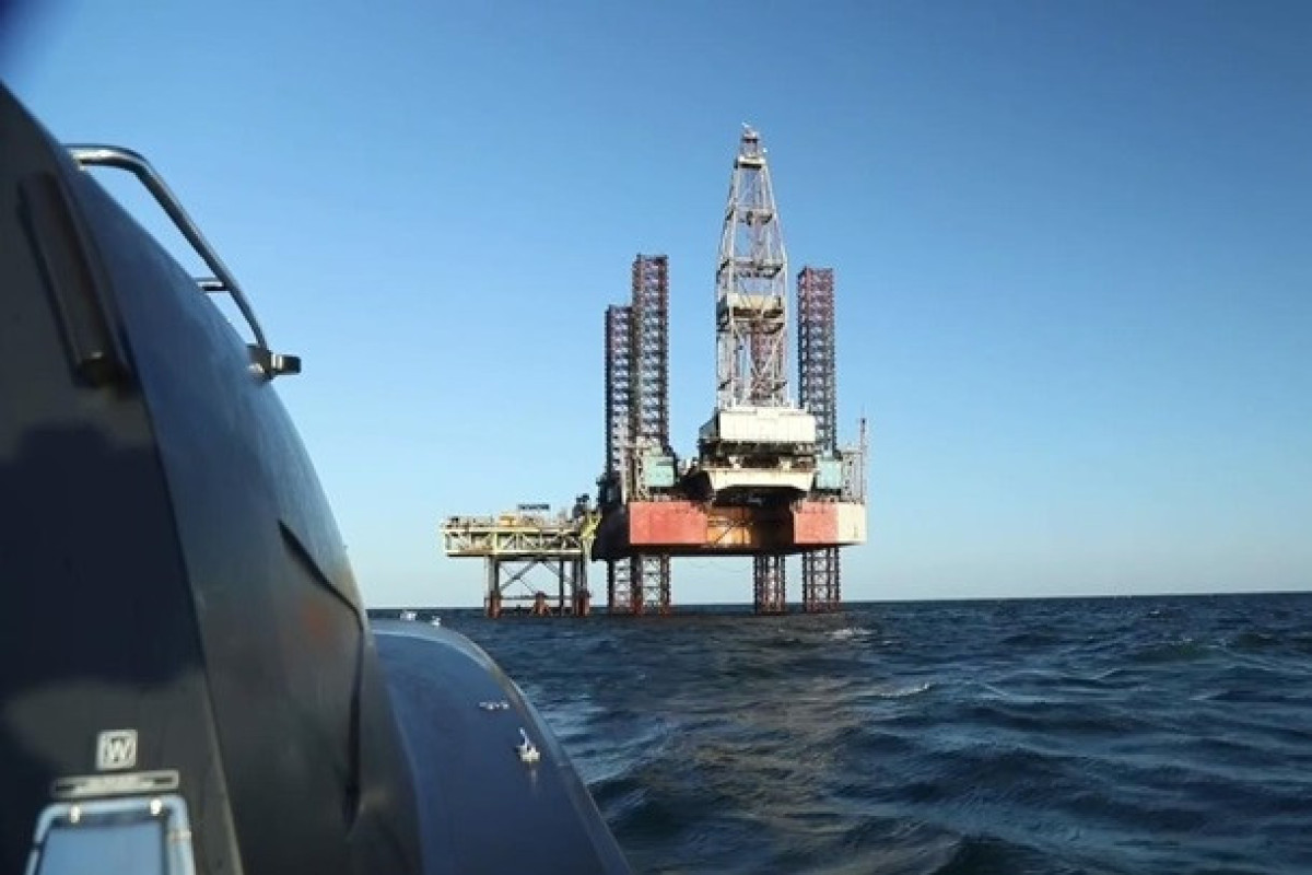 Ukraine claims recaptured oil and gas rigs near Crimea