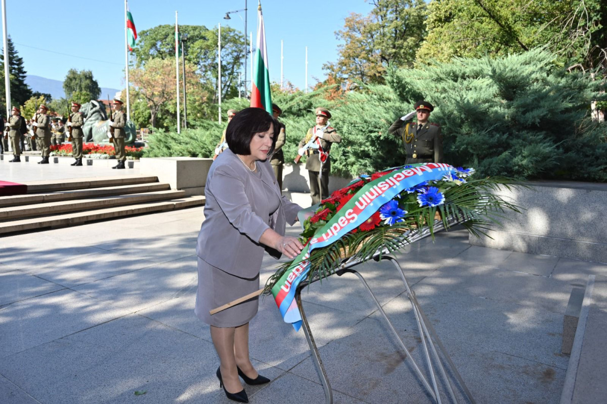Chair of Azerbaijani Parliament Sahiba Gafarova visits Unknown Soldier memorial in Sofia-PHOTO 