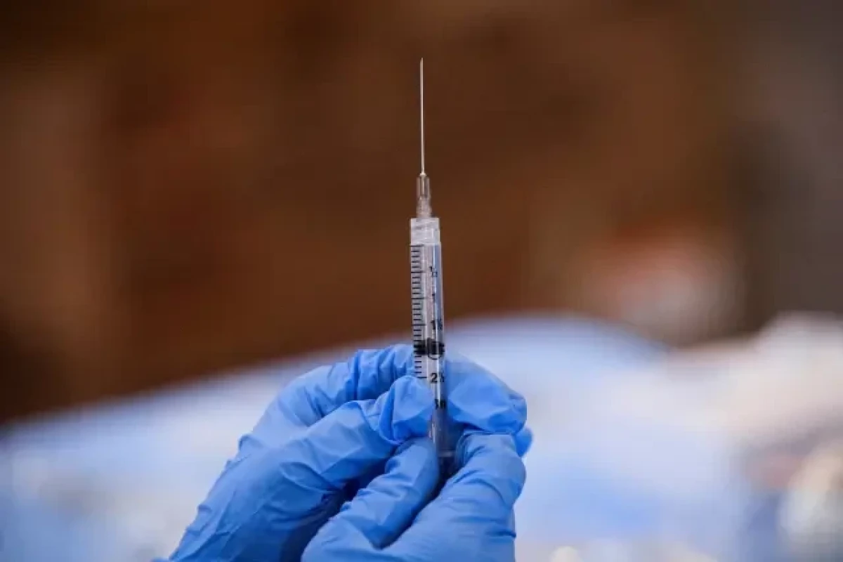 Peru doctors save toddler who swallowed eight medical needles