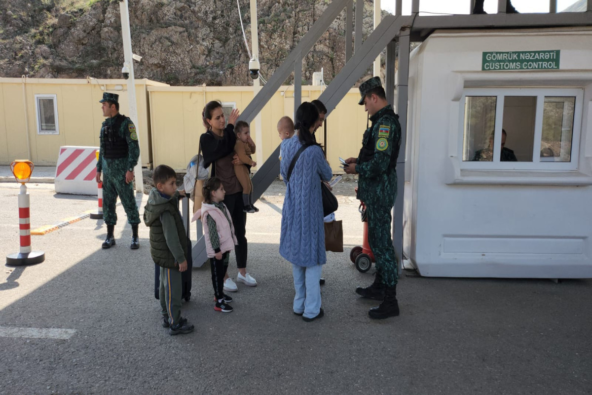 79 more people, including citizens of Russia and Armenia, leave Garabagh