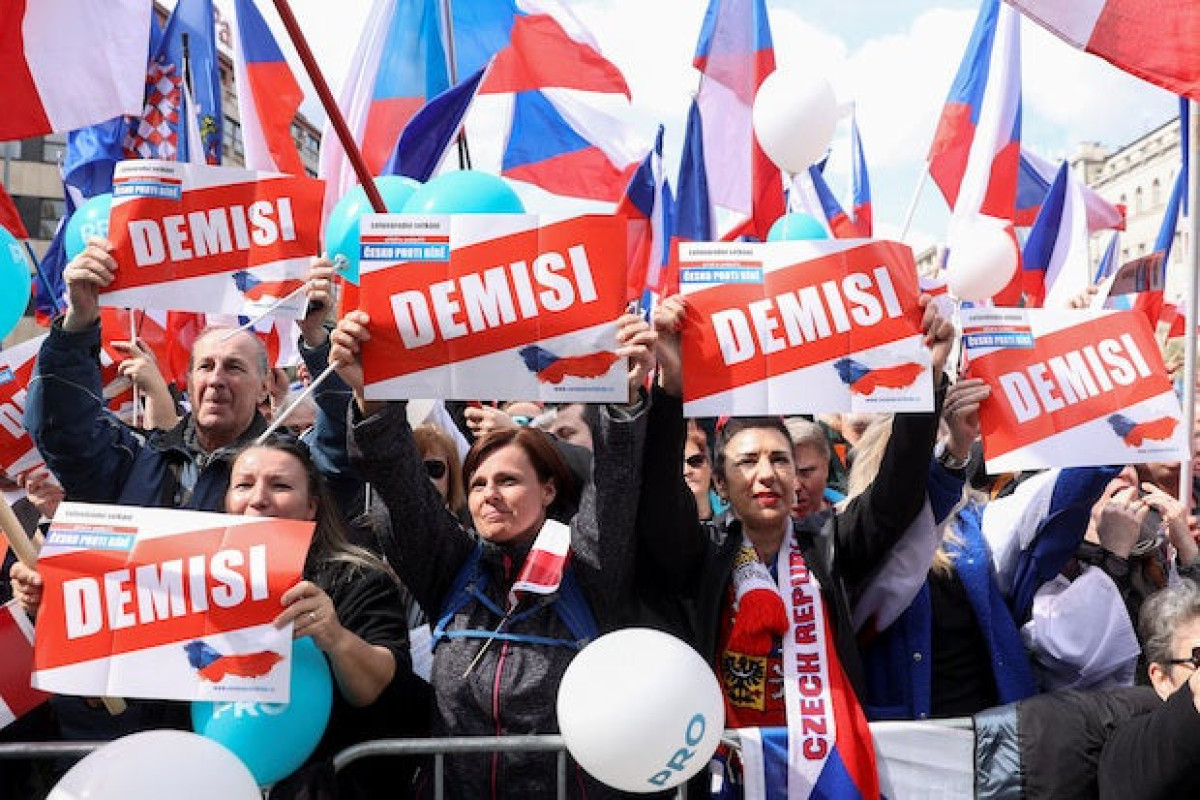 Czechs rally in Prague to protest against gov't