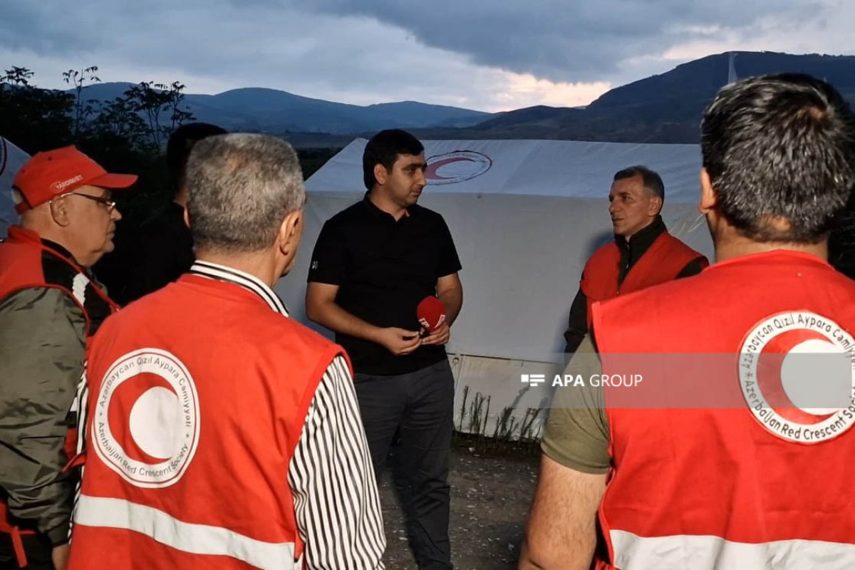 40-ton flour-loaded cargo convoy from Baku awaits on Agdam-Khankendi road for 20 days-PHOTO 