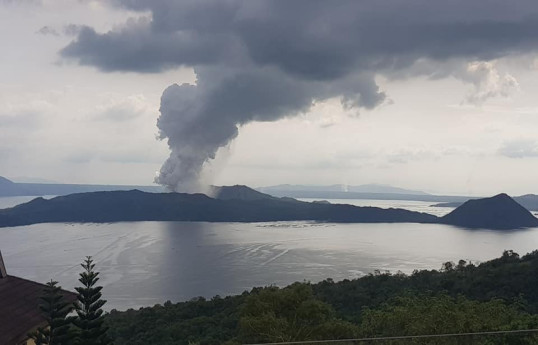 Philippine issues health warning as volcano brings smog to capital, nearby provinces