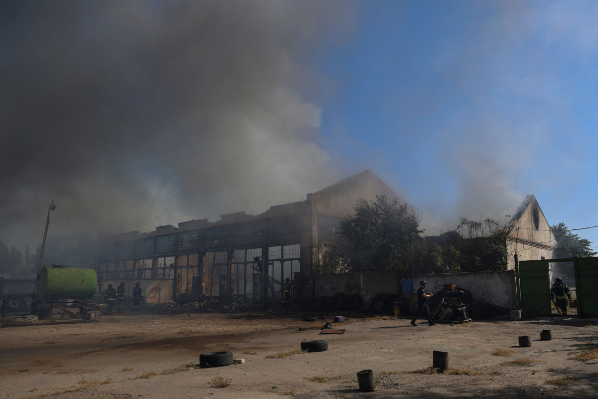 Barrage of Russian attacks has left at least 9 wounded in Kherson region, officials say