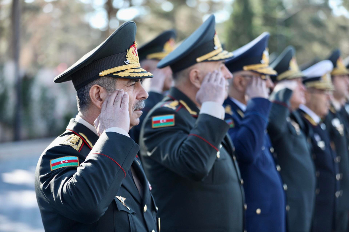 Leadership of Azerbaijani Defense Ministry visited II Alley of Martyrs