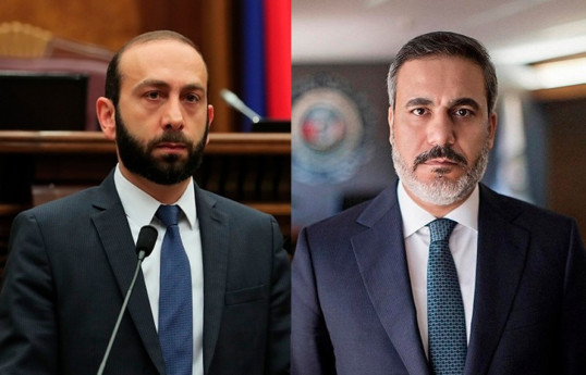 Turkish, Armenian FMs talk over phone