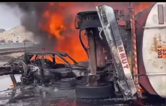 Fuel truck overturns in Tehran, causing casualities and injuries-VIDEO 