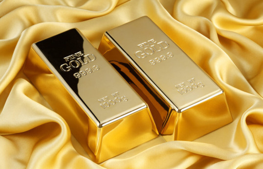 Gold decreases while silver sees increase in world market