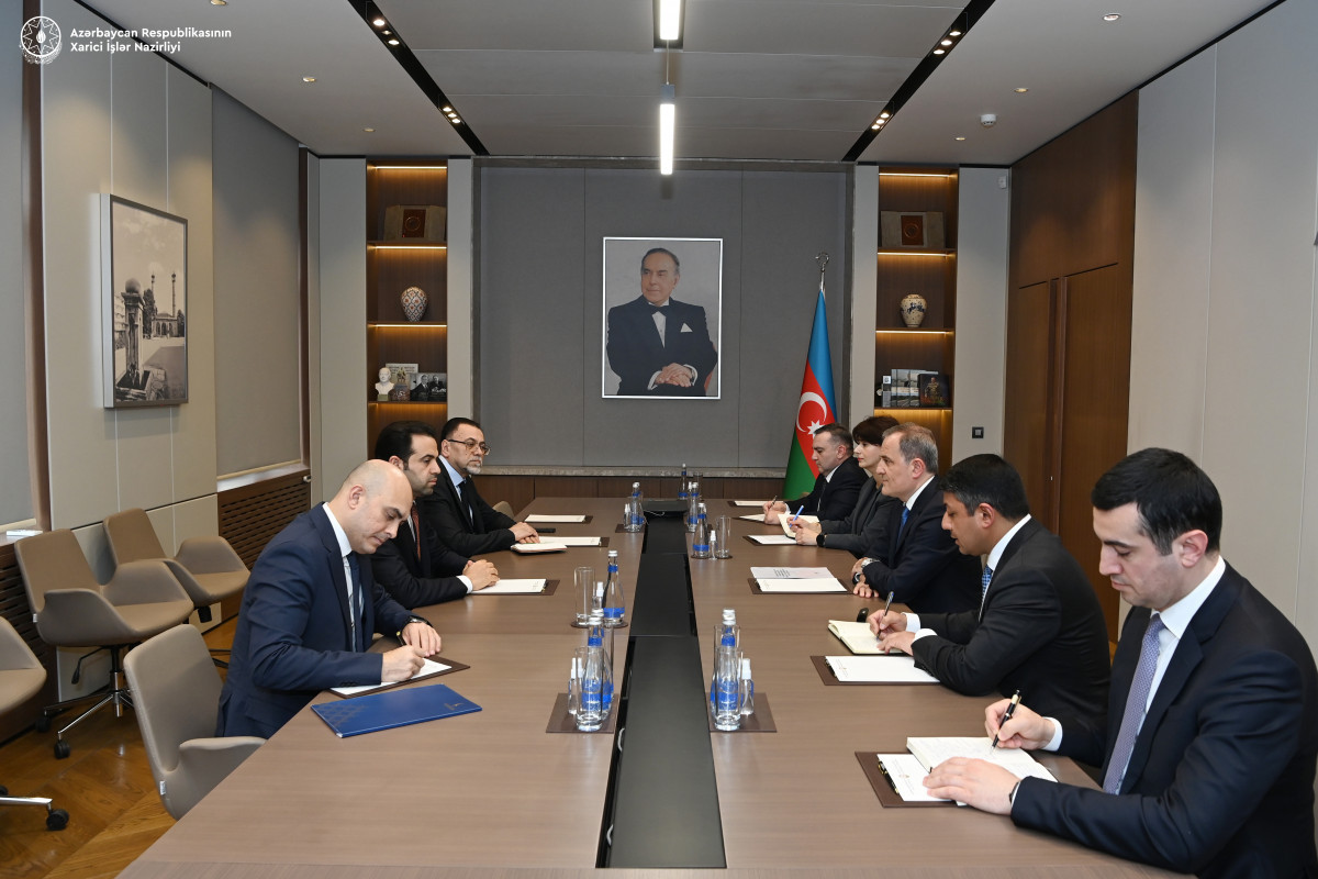 Azerbaijani FM meets with Secretary-General of Muslim Council of Elders