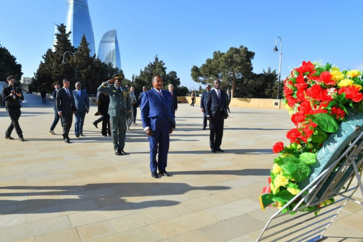 President of Congo visits Alley of Martyrs in Azerbaijan