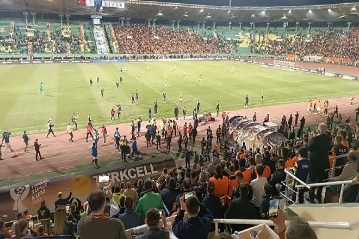 Fenerbahce leaves pitch in match with Galatasaray - Vimarsana News