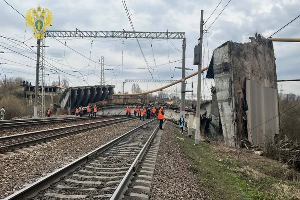 One dead as bridge falls on railway in Russia