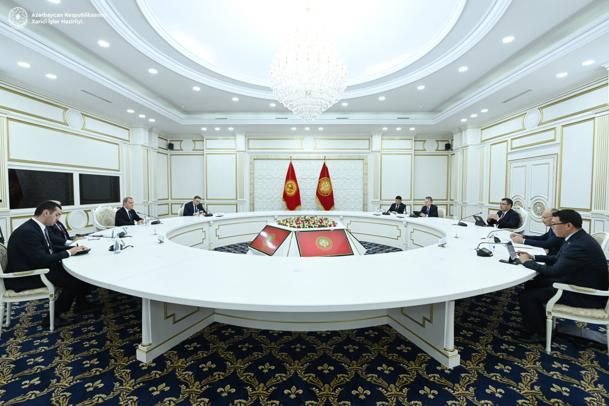 Kyrgyz President receives Azerbaijani FM