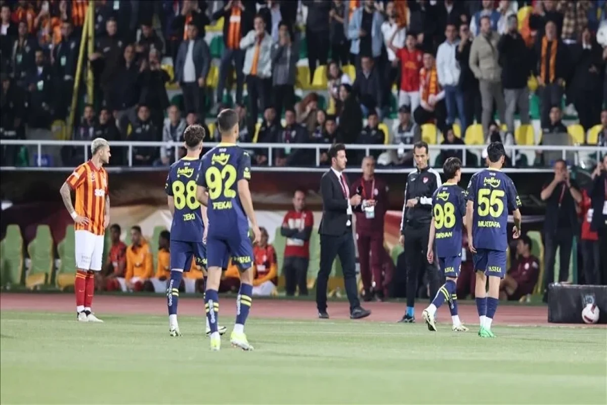 Fenerbahce handed 3-0 forfeit loss due to withdrawing from field in Turkish Super Cup