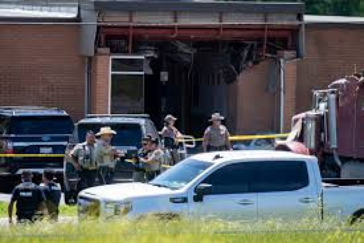 1 killed, 13 injured after semitrailer rams into public safety office in U.S. Texas