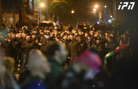 Participants of rally near Georgian Parliament try to surround building-VIDEO 