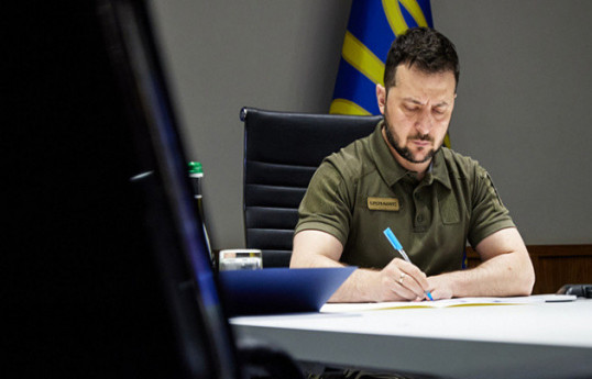 Ukraine's President signs mobilization bill