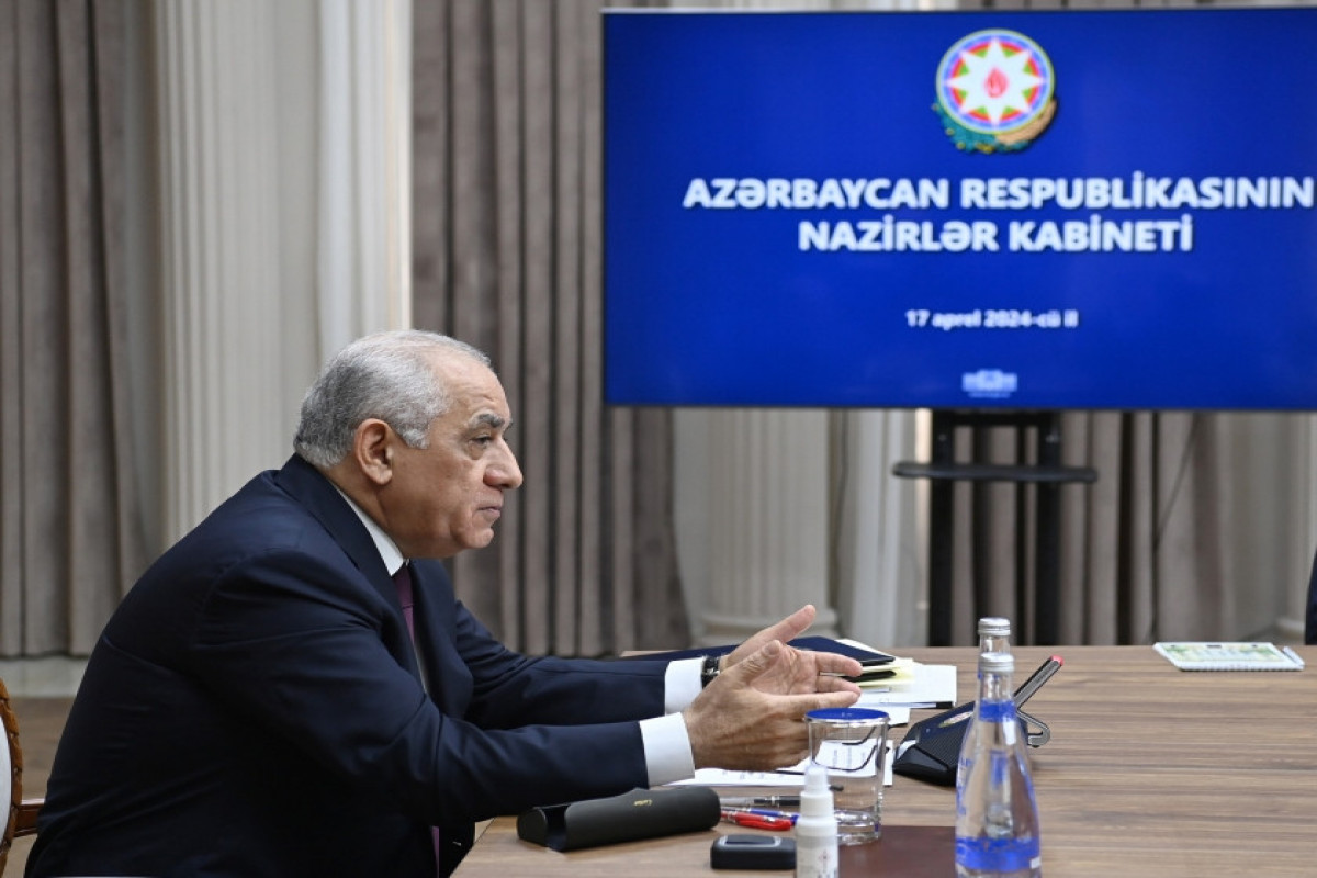 Azerbaijan's Cabinet of Ministers convenes to address implementation of order electric vehicle promotion