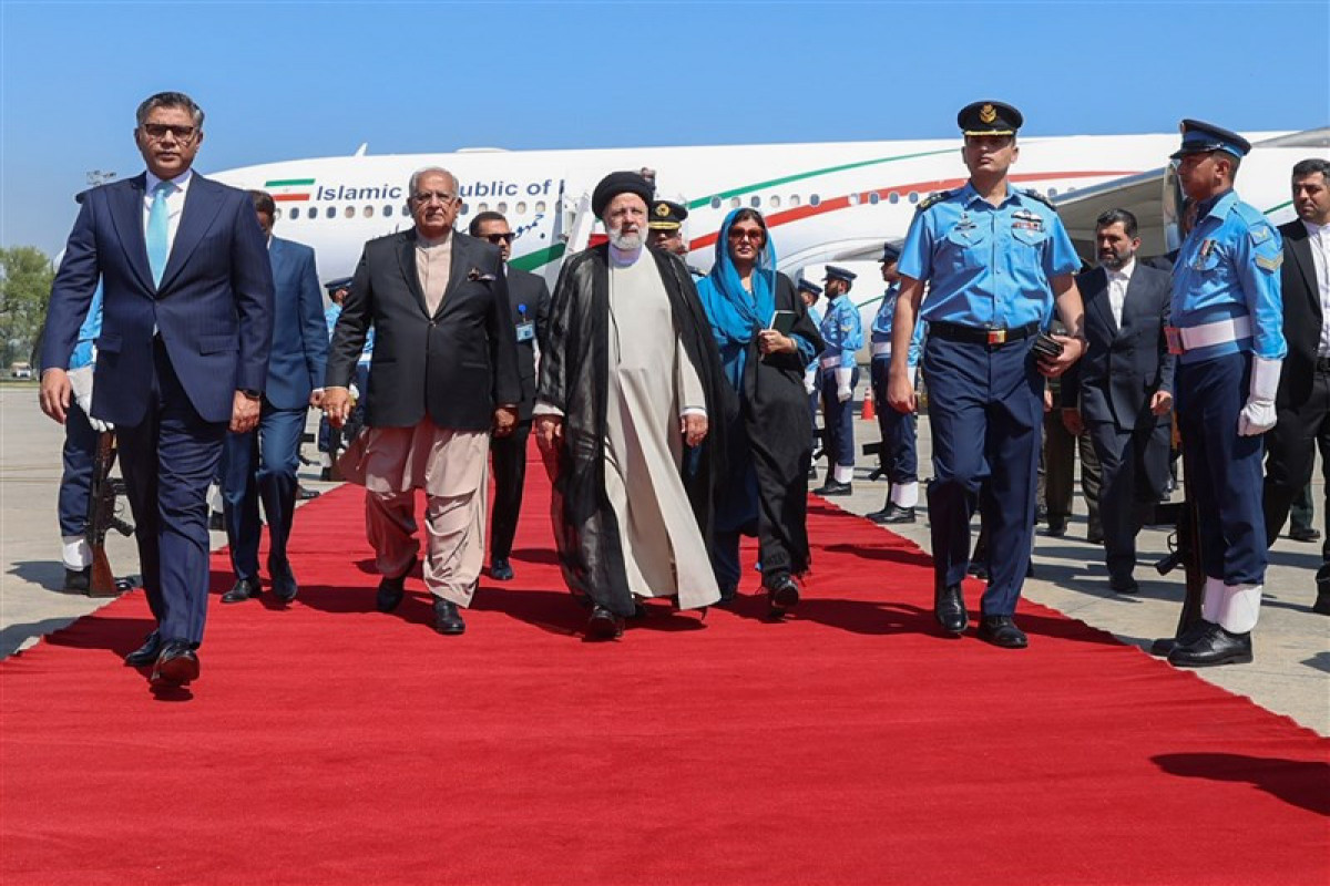 Iranian President pays a visit to Pakistan