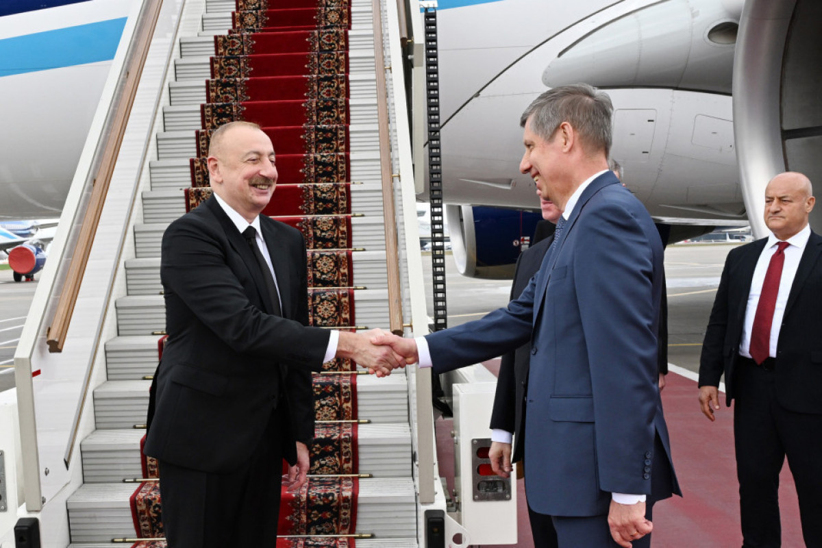 President Ilham Aliyev embarks on working visit to Russia
