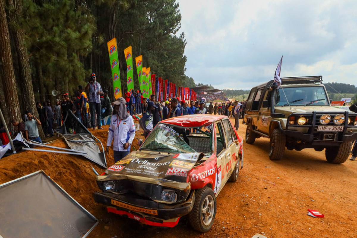 Race car in Sri Lanka veers off track killing 7 people and injuring 20 - Vimarsana News