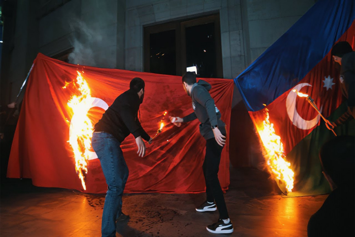 Participants of so-called "genocide" march in Armenia burned Azerbaijani and Turkish flags-VIDEO 