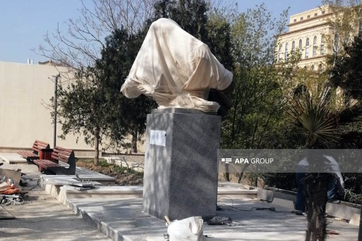 President Ilham Aliyev and President Sadyr Zhaparov attended unveiling ceremony of monument to Chingiz Aitmatov in Baku -UPDATED 