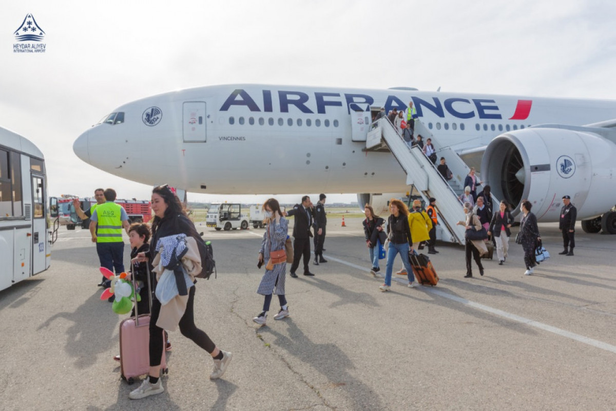 French passenger plane made an emergency landing in Baku, an alarm was announced at airport