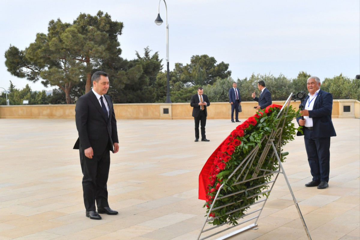 Kyrgyz President Sadyr Zhaparov pays tribute to Azerbaijani martyrs