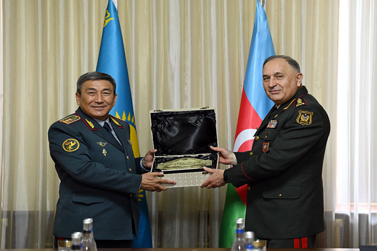 Azerbaijan, Kazakhstan discuss prospects for development of military cooperation-VIDEO 